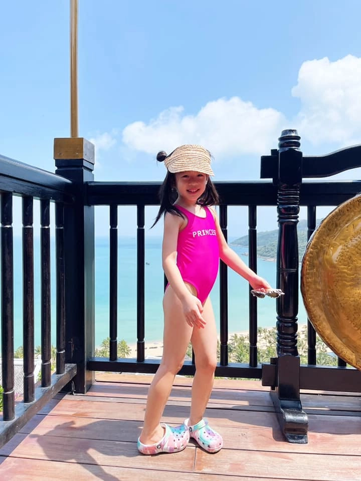 Á hậu diễm trang khoe con gái xinh thần thái sang chảnh bà trùm hoa hậu liền để mắt - 7