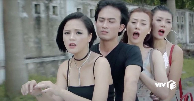 Á hậu duy nhất sắm vai cave trong quỳnh búp bê chồng phố cổ hà nội là sếp lớn làm mẹ 2 con gái - 3
