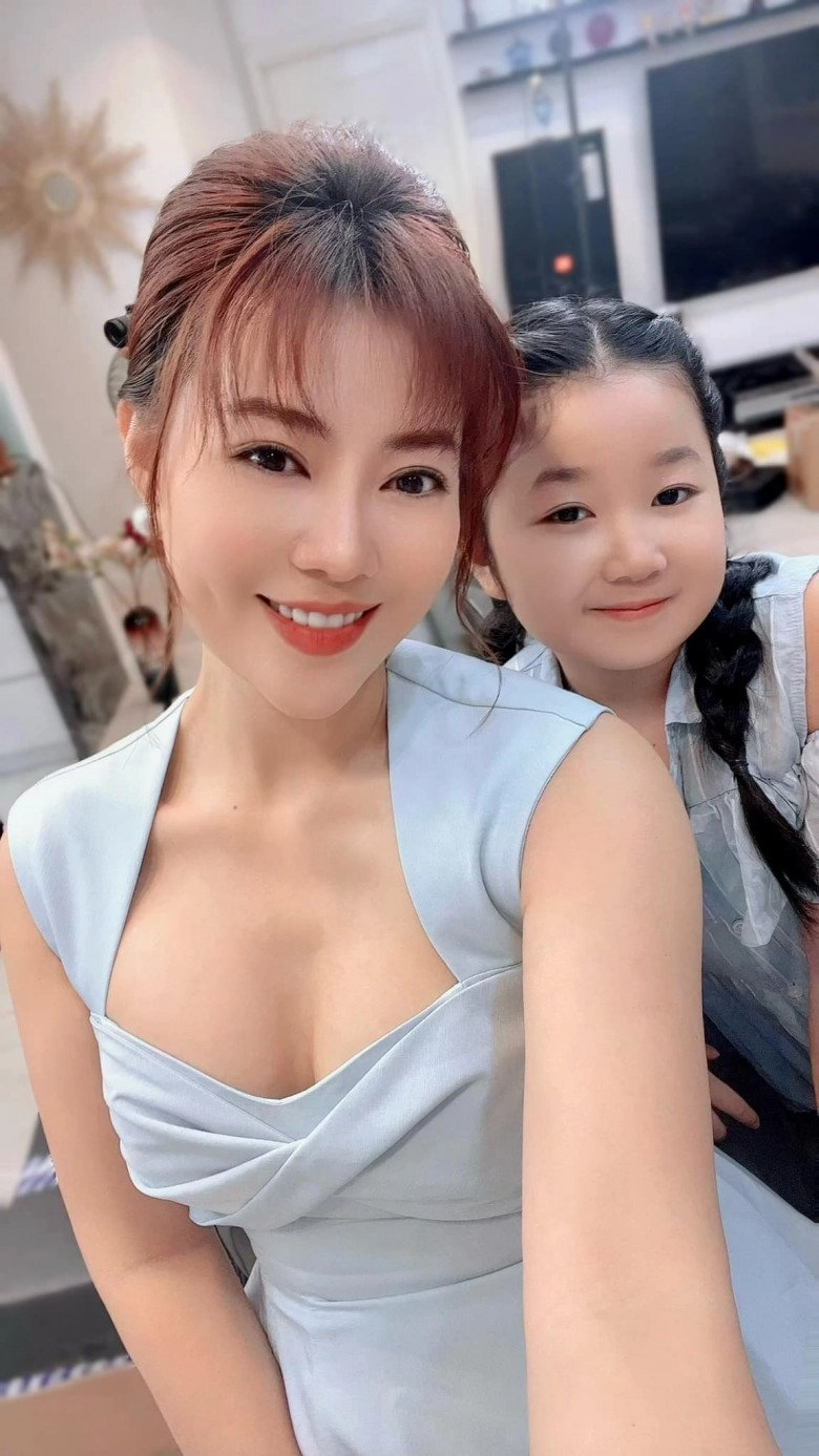Á hậu duy nhất sắm vai cave trong quỳnh búp bê chồng phố cổ hà nội là sếp lớn làm mẹ 2 con gái - 5