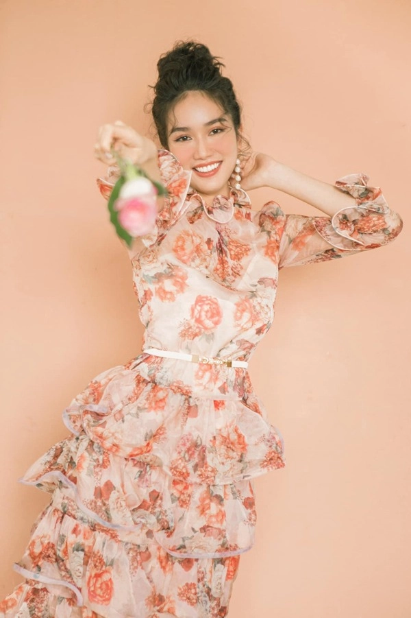 A hau hoc gioi nhat vbiz khoe body goi cam van nguoi me - 19