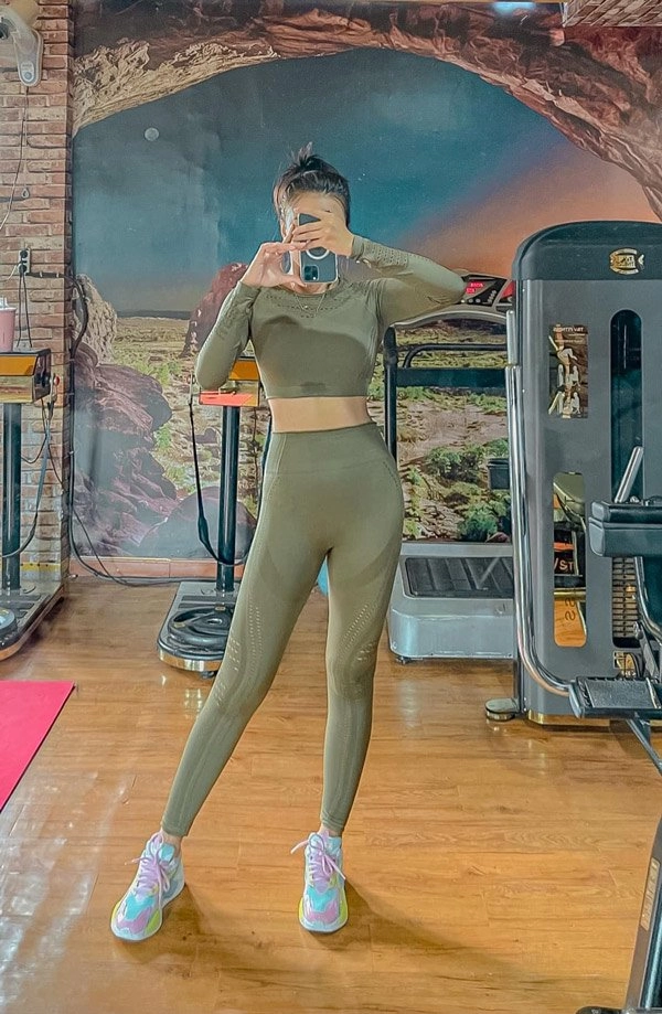 Á hậu kim duyên nói về việc thẩm mỹ đến với miss universe nếu đẹp thì đáng để làm - 19