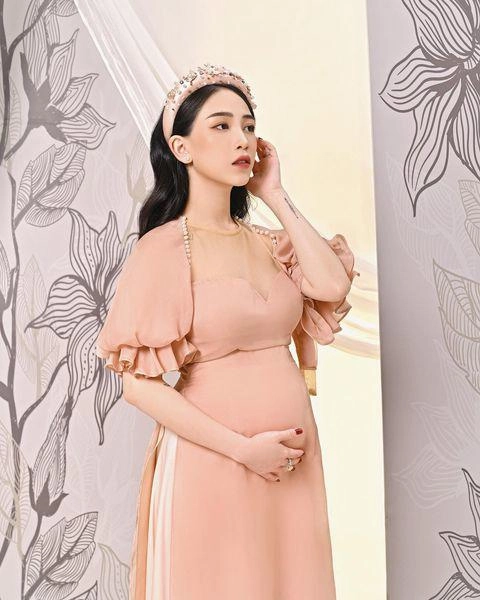 Ái nữ minh nhựa bầu lần 2 nhan sắc thăng hạng diện croptop khoe bụng trắng nõn - 6