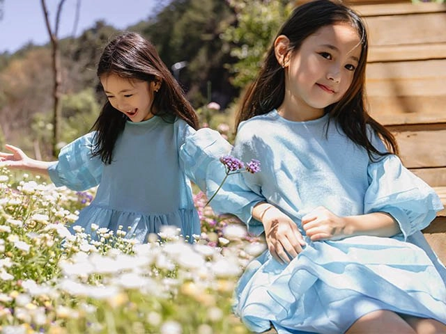 Âm thầm theo mẹ xuất ngoại giữa dịch con gái hà kiều anh xinh nổi bật trên đất mỹ - 15