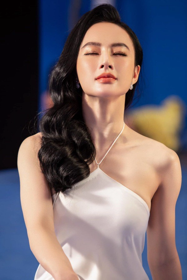 Angela phương trinh diện váy đỏ rực mừng tuổi mới chẳng hở hang mà xinh xuất sắc - 7