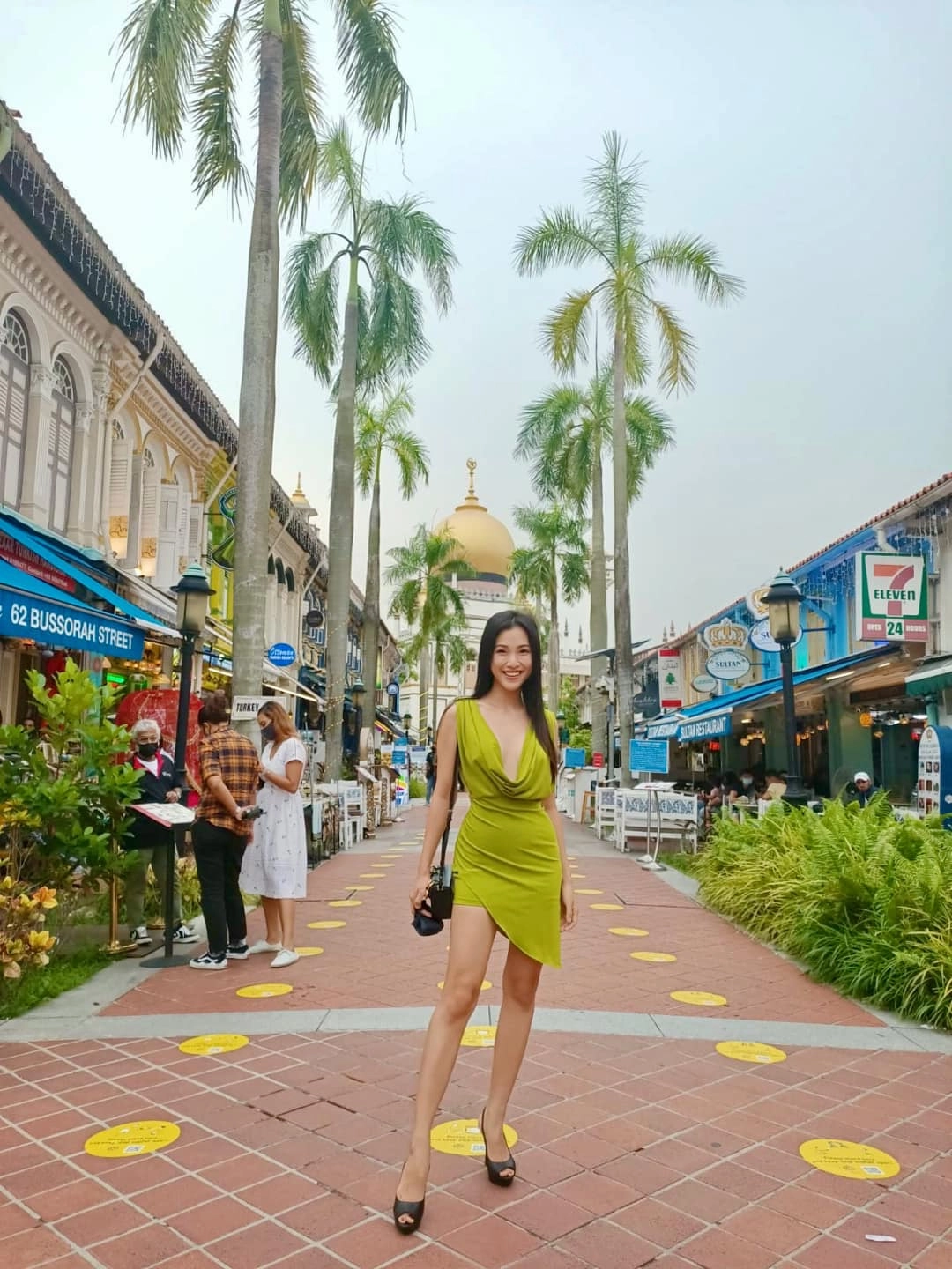 Ảnh độc hoàng oanh lần đầu khoe cảnh ngực trần da kề da với con lai tây lúc mới sinh - 16