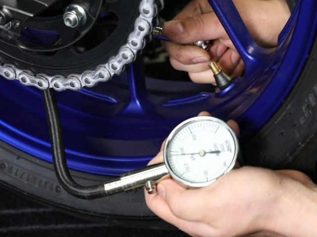 Áp suất lốp xe và cách chính xác để kiểm tra thực tế - 4
