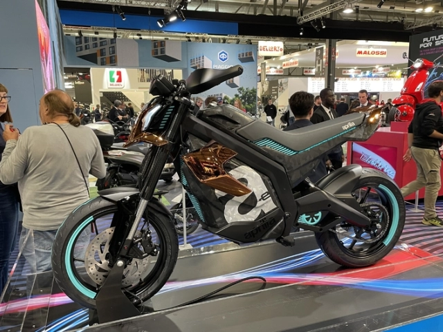 Aprilia electrica concept xuất hiện lần đầu tại sự kiện eicma 2022 - 2