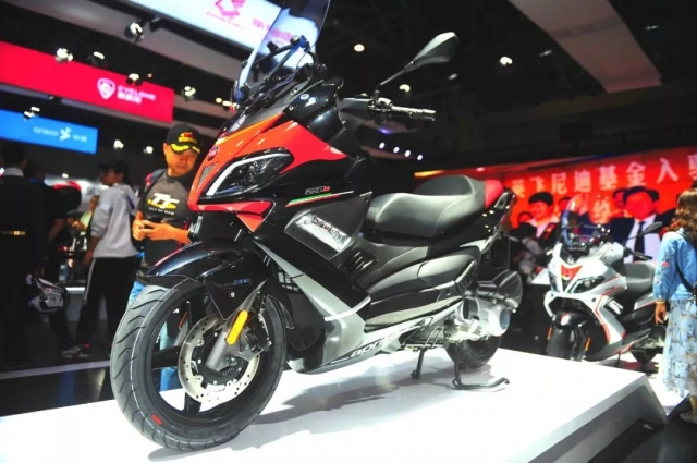 Aprilia ra mắt xe tay ga sr max250 mới tại châu á - 2