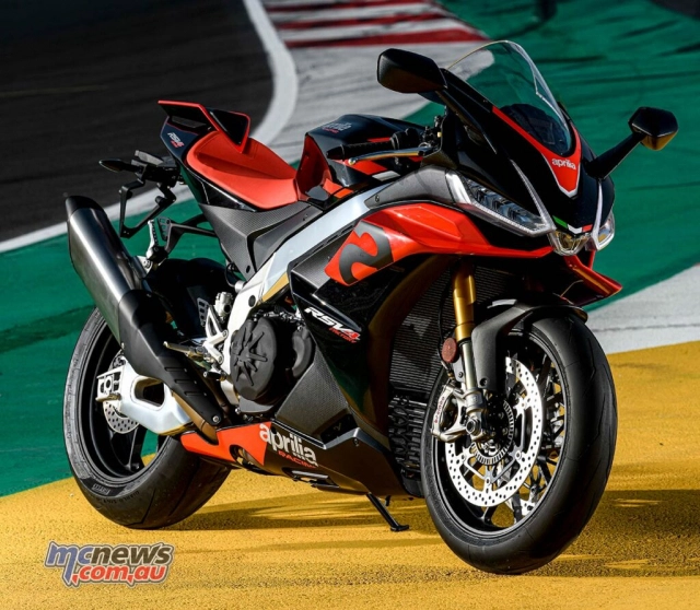 Aprilia rsv4 2021 chính thức trình làng với hiệu suất khí động học kèm sức mạnh mới - 1