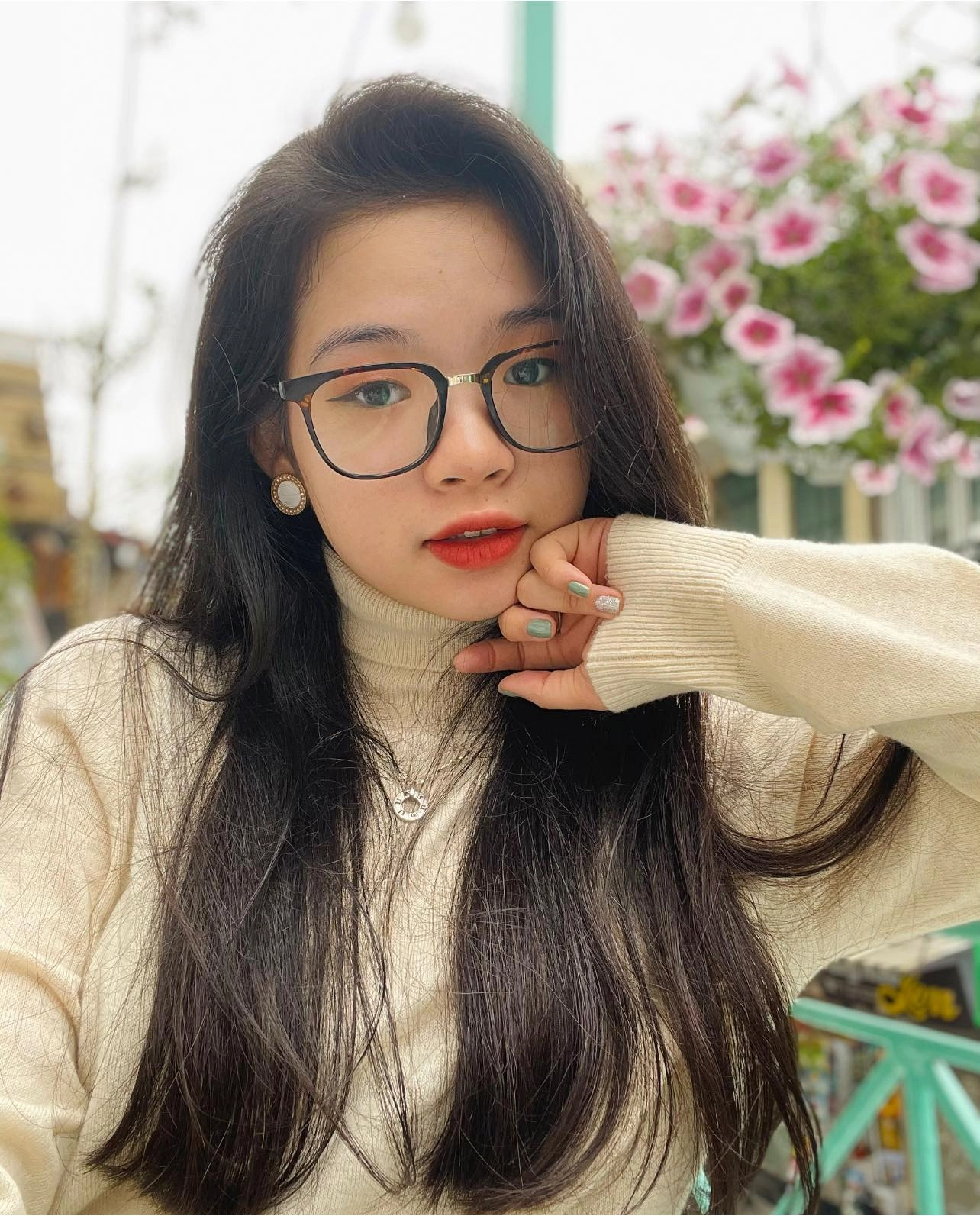 Bà hoàng phòng vé bị nhầm là vợ xuân hinh làm mẹ đơn thân 2 con gái hoa khôi - 10