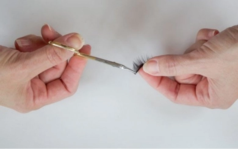 Bà mối cát tường gặp nạn làm đẹp chị em không cẩn thận cũng dễ mắc phải - 8