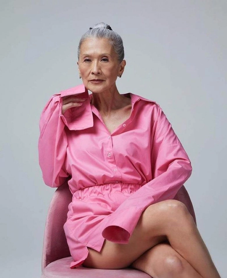 Bà ngoại u80 gây sốt khi làm người mẫu nhờ tự chữa lành nếp nhăn không còn là thử thách - 3