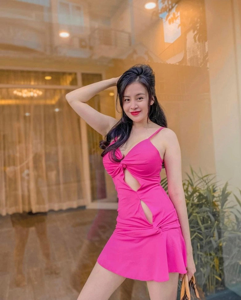 Bà tưng lười mặc đồ hở vẫn khoe body nhờ váy áo ngắn - 8