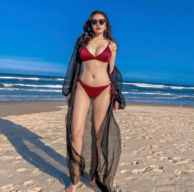 Bà tưng về nhất sàn diễn bãi biển hè này nhờ sở hữu bst bikini màu sắc đẹp mê mẩn - 2