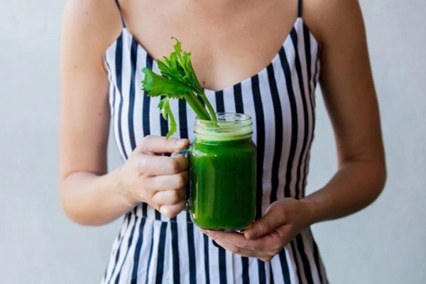 Bà xã hồng đăng uống loại thần dược xanh lè mỗi ngày 2 lít giárẻ bèo thay luôn nước lọc - 8