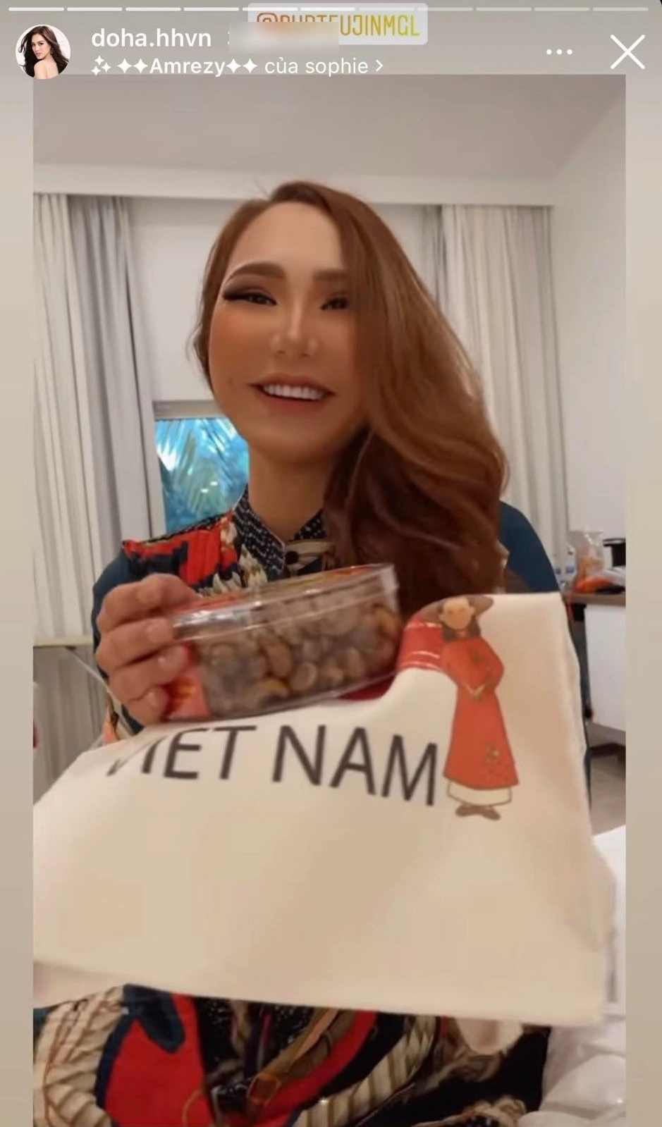 Bạn cùng phòng của đỗ thị hà khoe body không điểm trừ nhưng gặp sự cố ngã đau - 12
