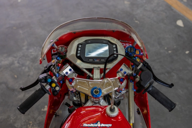 Bản độ nsr50 ẩn chứa những tinh túy của trường đua motogp - 10