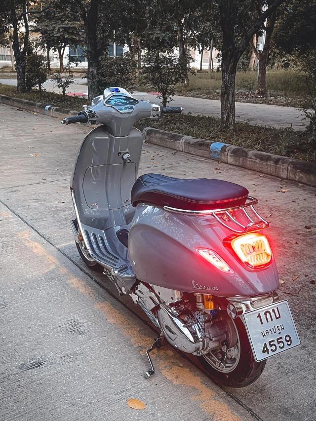 Bản độ vespa sprint chất như cất của một cậu cả đích thực - 12