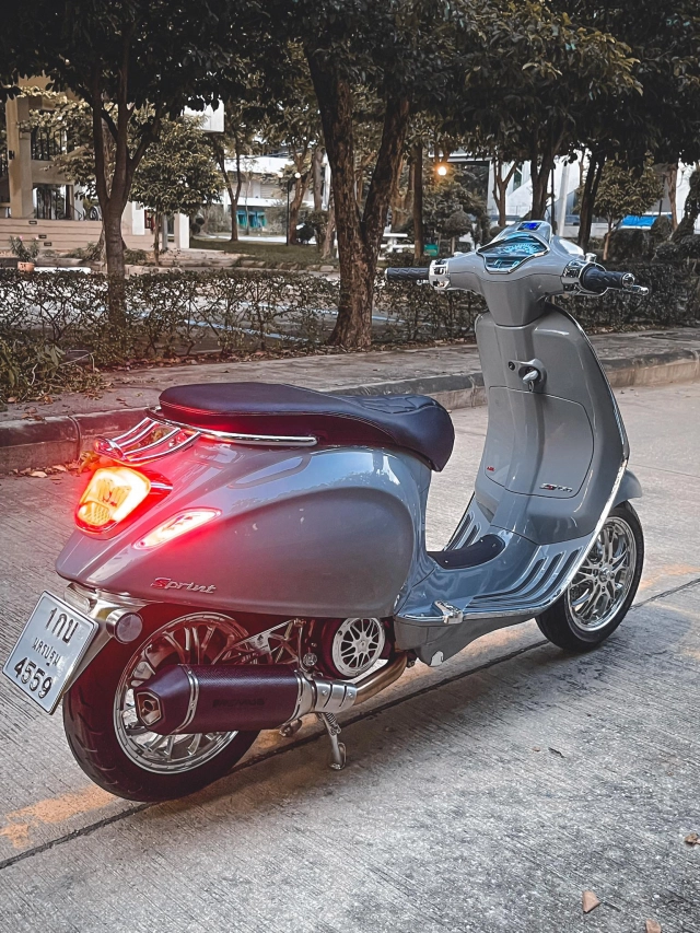 Bản độ vespa sprint chất như cất của một cậu cả đích thực - 18