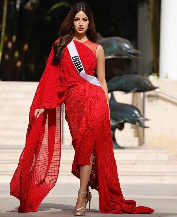 Bản sắc thời trang đầy khôn khéo của đương kiêm miss universe 2021 - 21