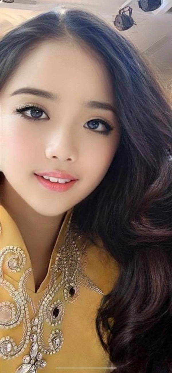 Bảng điểm ở trường của con gái bằng kiều 12 tuổi xinh đẹp nhà giàu lại còn học giỏi - 2