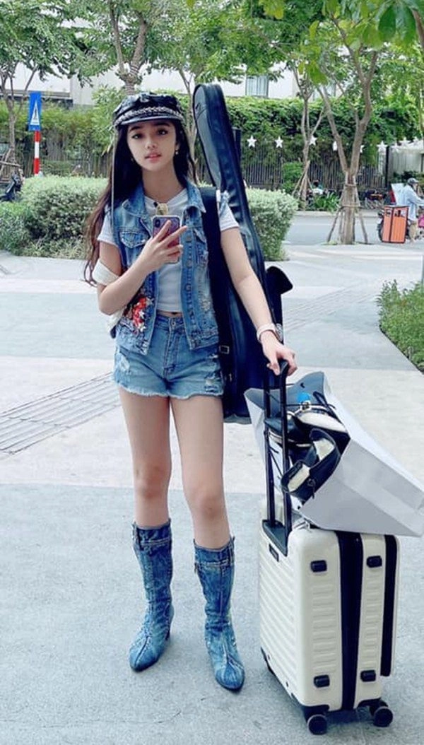 Bảng điểm ở trường của con gái bằng kiều 12 tuổi xinh đẹp nhà giàu lại còn học giỏi - 3