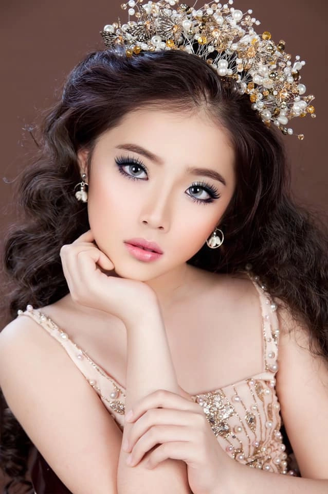 Bảng điểm ở trường của con gái bằng kiều 12 tuổi xinh đẹp nhà giàu lại còn học giỏi - 14