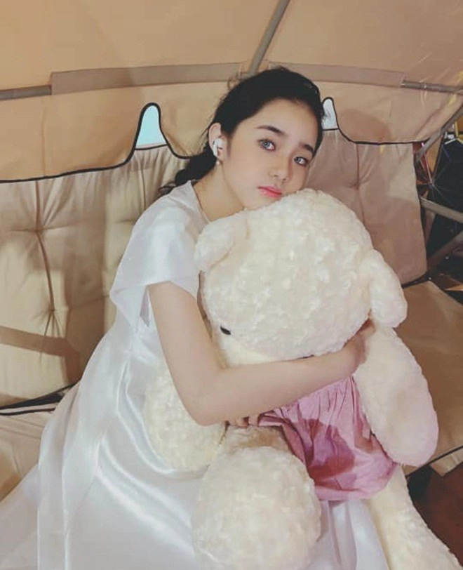 Bảng điểm ở trường của con gái bằng kiều 12 tuổi xinh đẹp nhà giàu lại còn học giỏi - 15