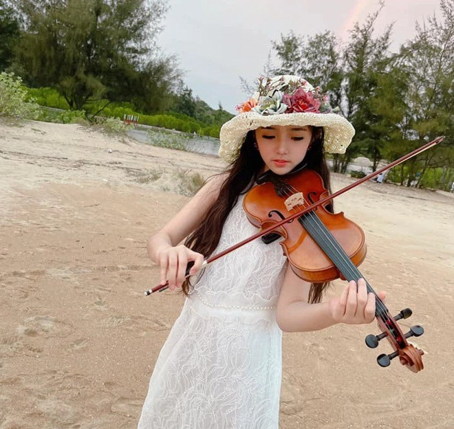 Bảng điểm ở trường của con gái bằng kiều 12 tuổi xinh đẹp nhà giàu lại còn học giỏi - 16