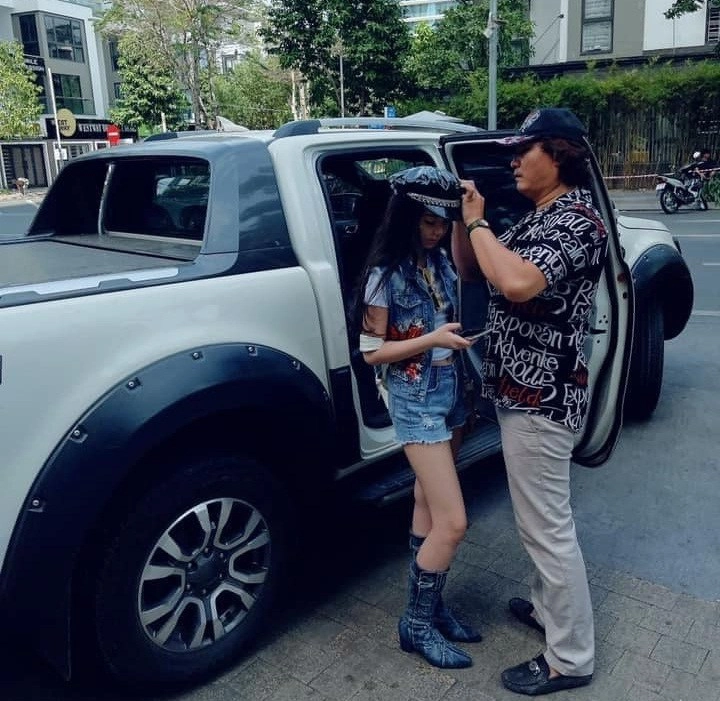 Bảng điểm ở trường của con gái bằng kiều 12 tuổi xinh đẹp nhà giàu lại còn học giỏi - 17