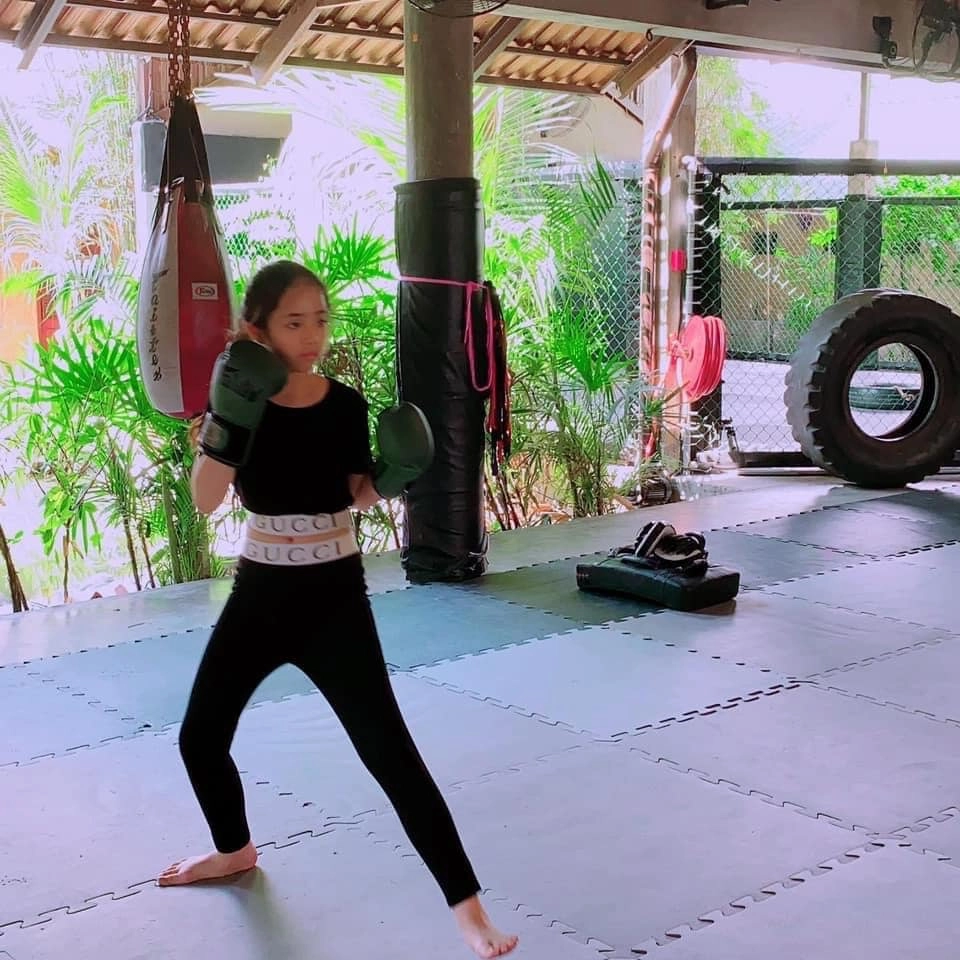 Bảng điểm ở trường của con gái bằng kiều 12 tuổi xinh đẹp nhà giàu lại còn học giỏi - 19