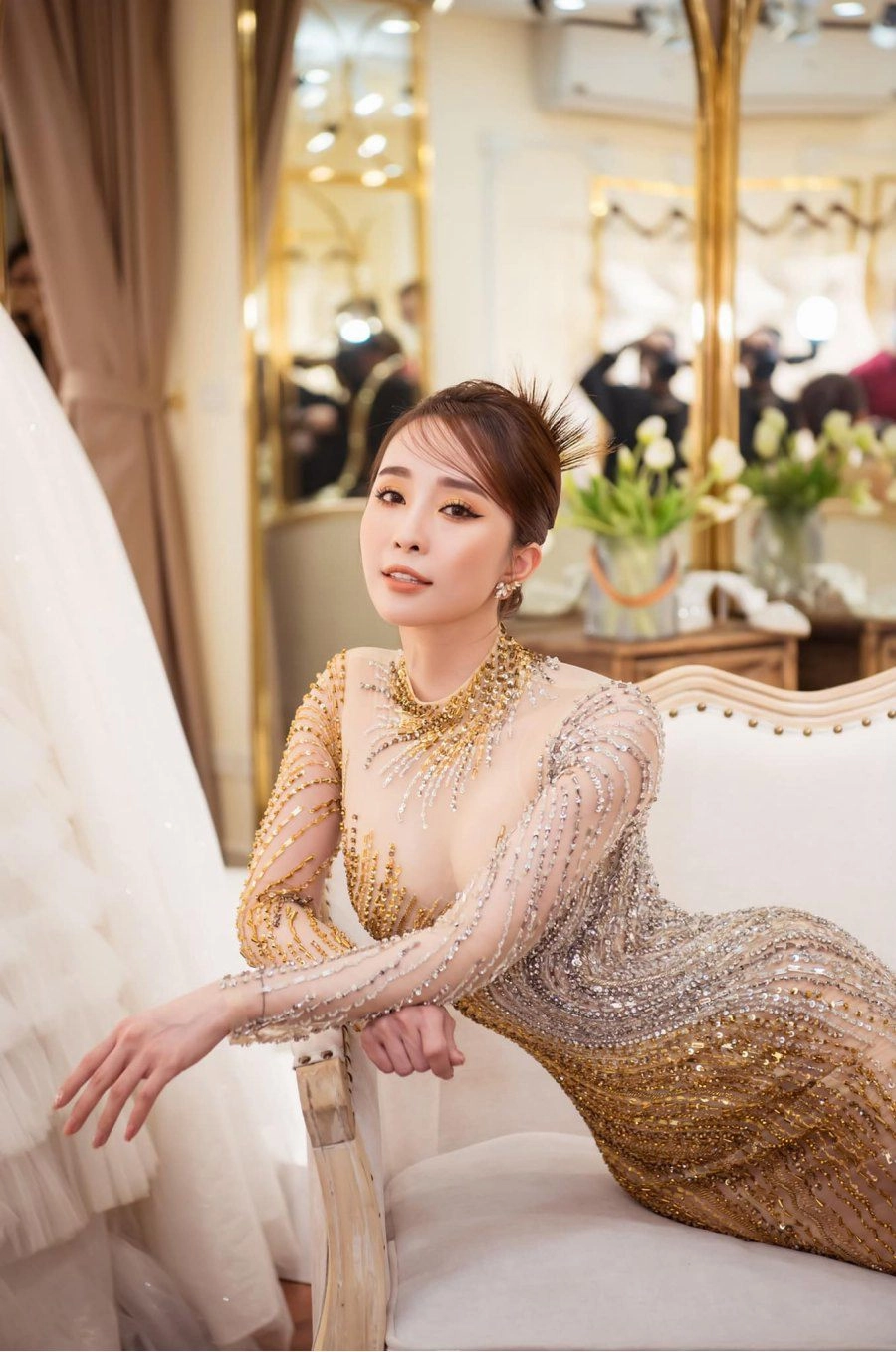 Bao lần làm fan tá hoả vì quần tập quỳnh nga nay mặc jeans đi chơi nhưng lại sai sai - 2