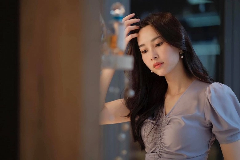 Bao năm đăng quang đặng thu thảo vẫn đẹp mê dù chỉ quẹt vài đường lên mặt - 4