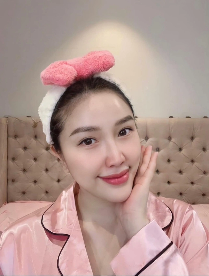 Bảo thy khoe da bóng như sương bị fan chọc lấy dao gọt cằm - 8