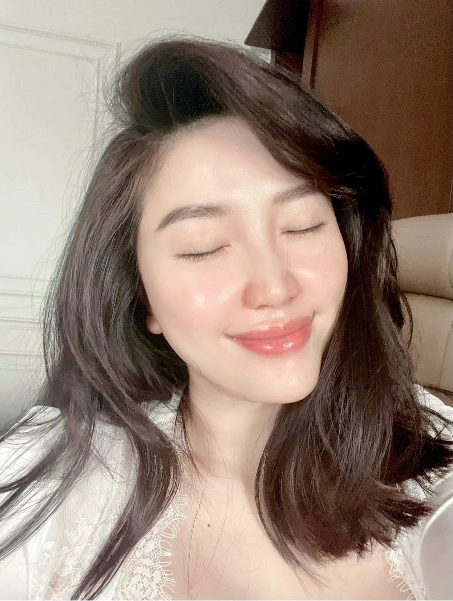 Bảo thy lên đồ trên sân thượng lộng lẫy như công chúa nhưng ẩn ý một chi tiết - 2