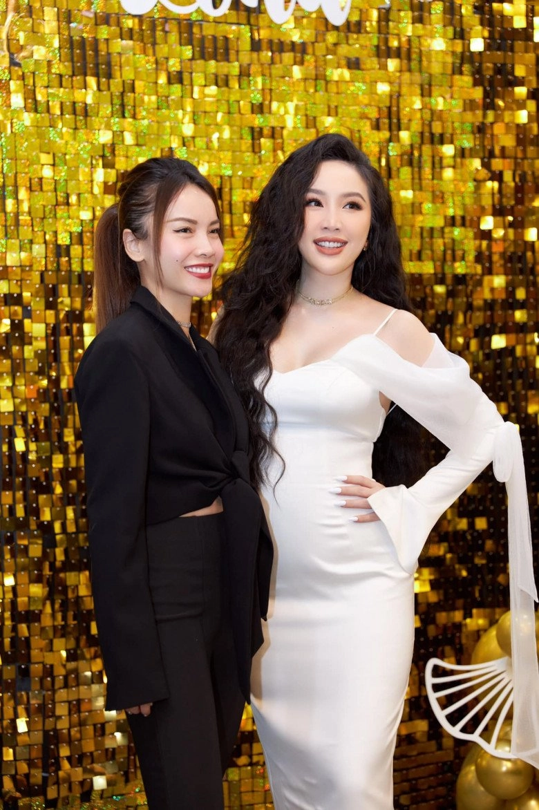 Bắt bài ăn diện đánh lừa thị giác của mẹ bỉm bảo thy eo thẳng đuột cũng hóa eo con kiến - 6
