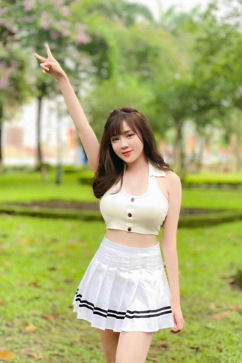 Bắt bài tút sắc của cô giáo gợi cảm nhất giảng đường âu hà my mặt baby trẻ hơn sinh viên - 1