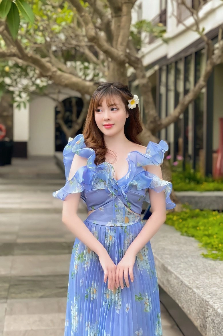 Bắt bài tút sắc của cô giáo gợi cảm nhất giảng đường âu hà my mặt baby trẻ hơn sinh viên - 3