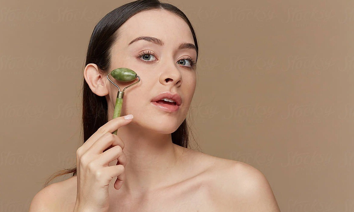 Bắt chước clip tiktok làm đẹp bình dân tại nhà bóng hồng người úc tự tay huỷ hoại da dẻ - 11