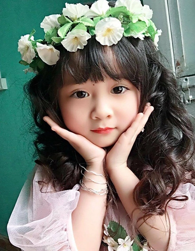 Bật mí những mẫu tóc xoăn cho bé gái phong cách hàn quốc siêu xinh - 5