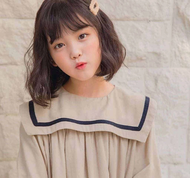 Bật mí những mẫu tóc xoăn cho bé gái phong cách hàn quốc siêu xinh - 13