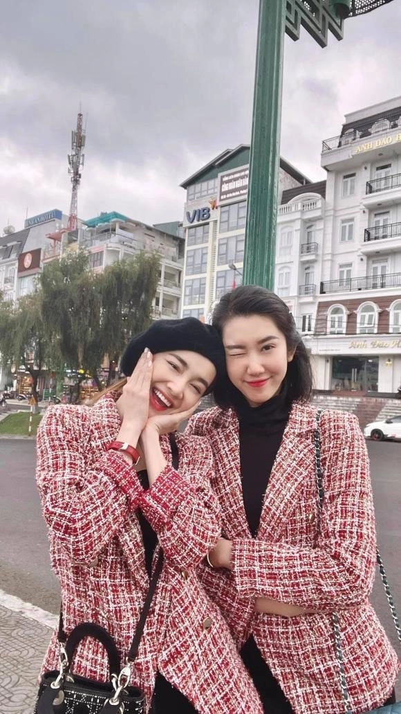 Báu đối nghịch châu với tủ đồ màu mè trong cây táo nở hoa ngoài đờibao phen đụng độ - 16