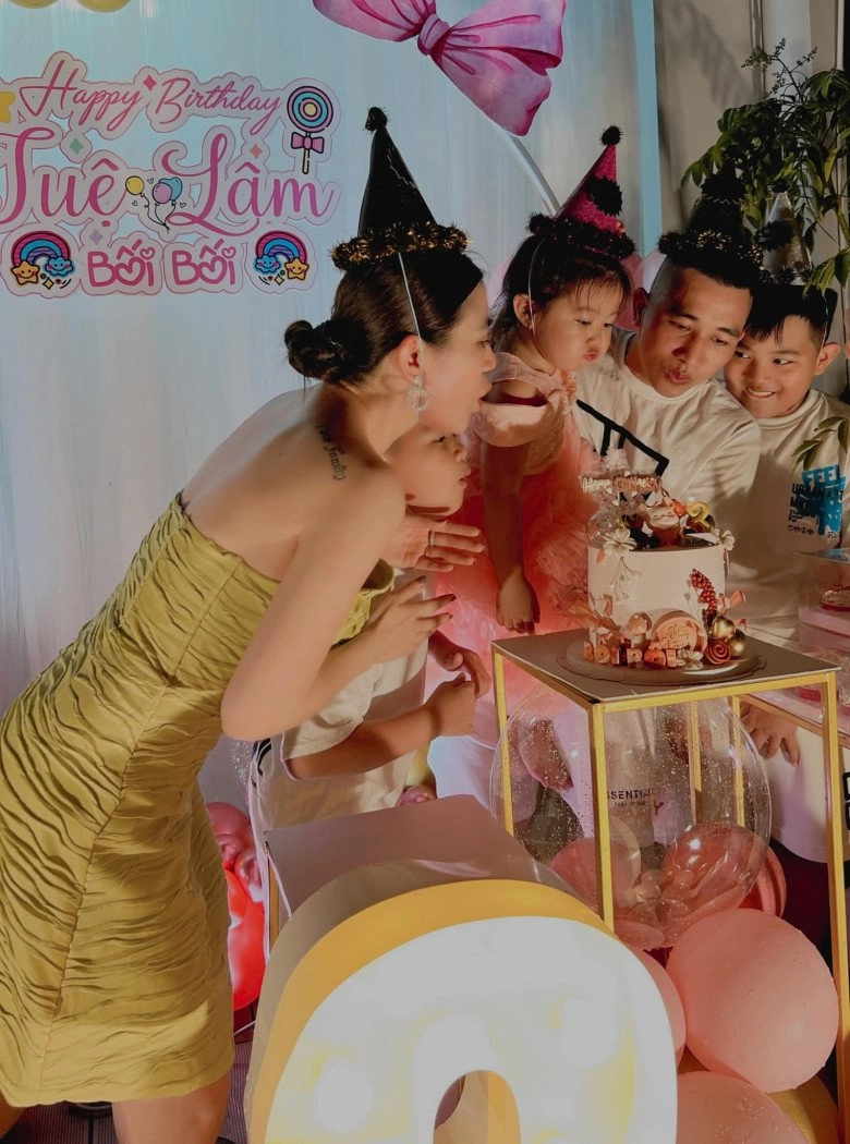 Bé gái 3 tuổi được triệu người yêu thích nổi tiếng khắp bình dương mới sinh mẹ thấy rõ xấu - 2