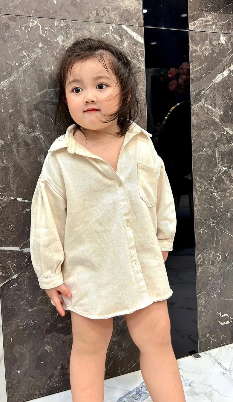 Bé gái 3 tuổi được triệu người yêu thích nổi tiếng khắp bình dương mới sinh mẹ thấy rõ xấu - 5