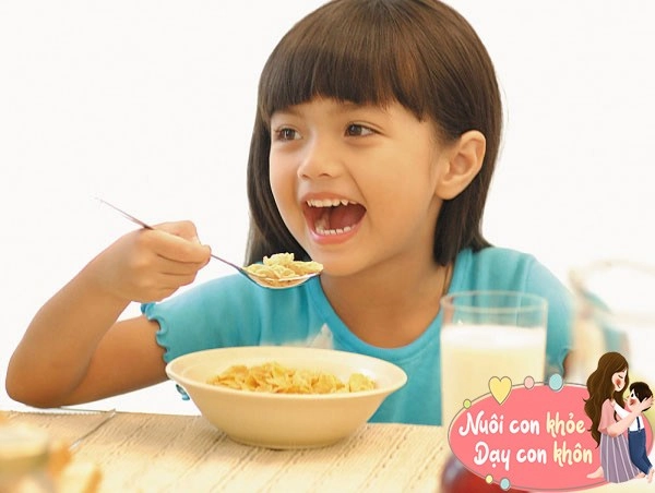 Bé gái bị sốt vì ăn canh quá nhiều 3 món canh mẹ không nên cho con ăn - 7