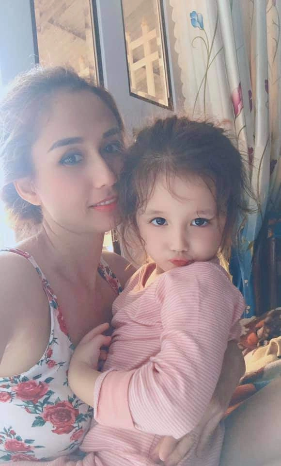 Bé gái đồng tháp nhan sắc hệt hotgirl xoài non con của mẹ đơn thân với người đàn ông mỹ - 7