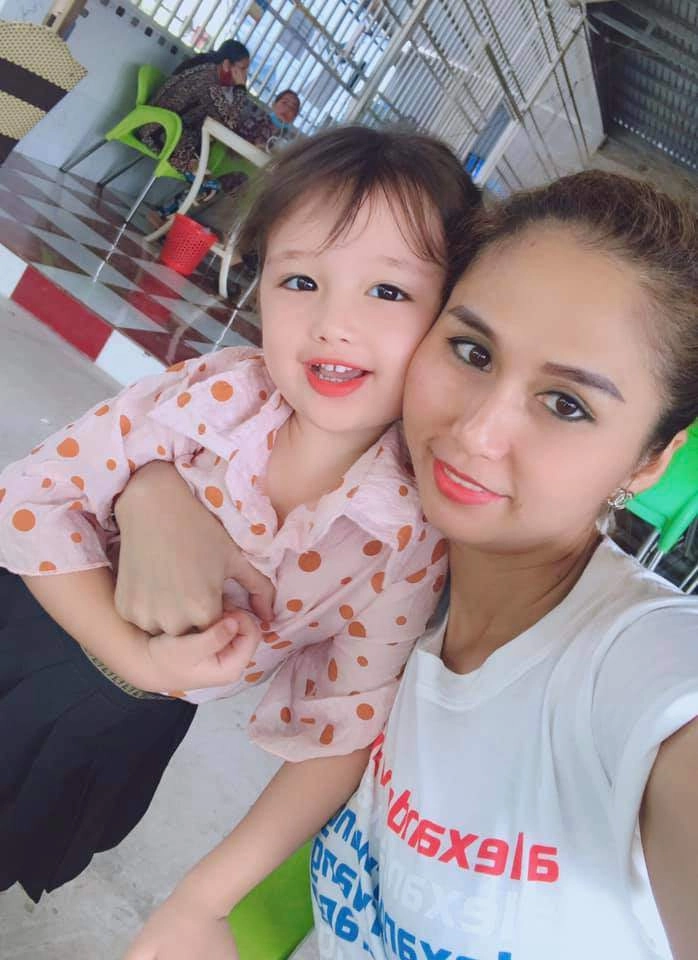 Bé gái đồng tháp nhan sắc hệt hotgirl xoài non con của mẹ đơn thân với người đàn ông mỹ - 8