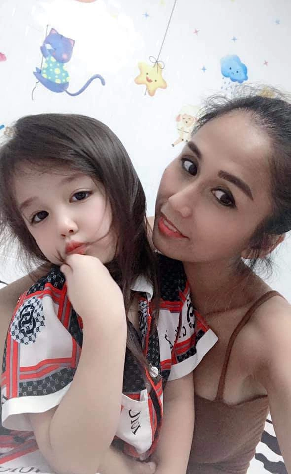 Bé gái đồng tháp nhan sắc hệt hotgirl xoài non con của mẹ đơn thân với người đàn ông mỹ - 11