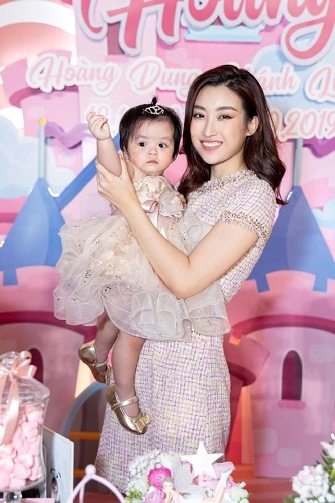 Bé gái gọi hh đỗ mỹ linh là mẹ đỗ thị hà cưng chiều danh tính mẹ ruột không vừa - 7