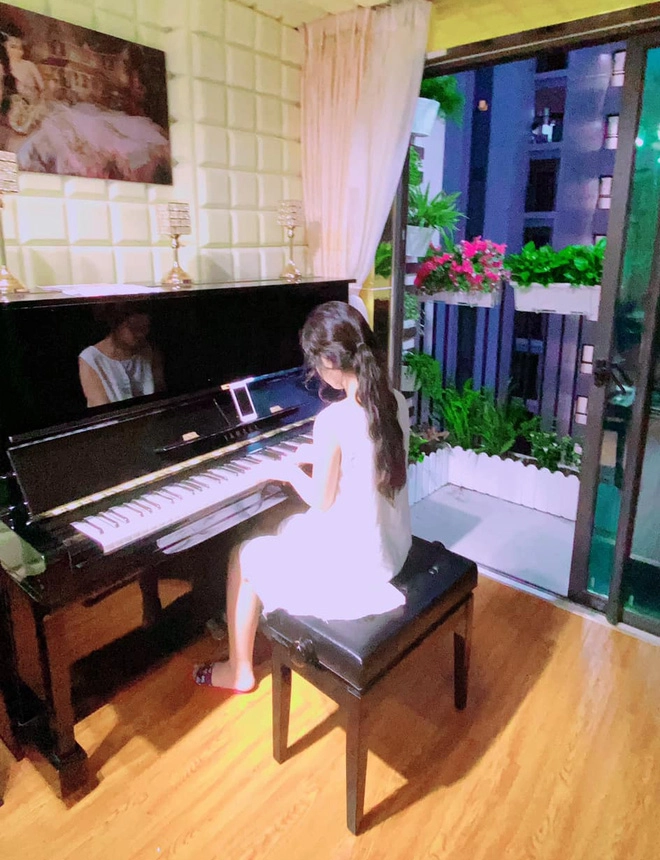 Bé gái từng song ca với đàm vĩnh hưng 13 tuổi cao 1m7 ra dáng hoa hậu ở nhà 20 tỷ - 6
